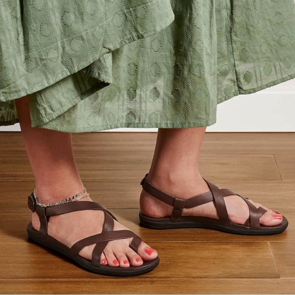 OLUKAI Upena Brown Leather Sandals, Quick-Dry Water Resistant, Size 11 Wide NEW!